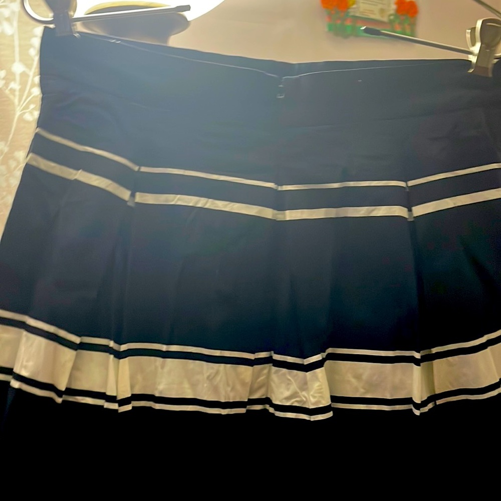 Navy blue and white ann Taylor school girl style skirt